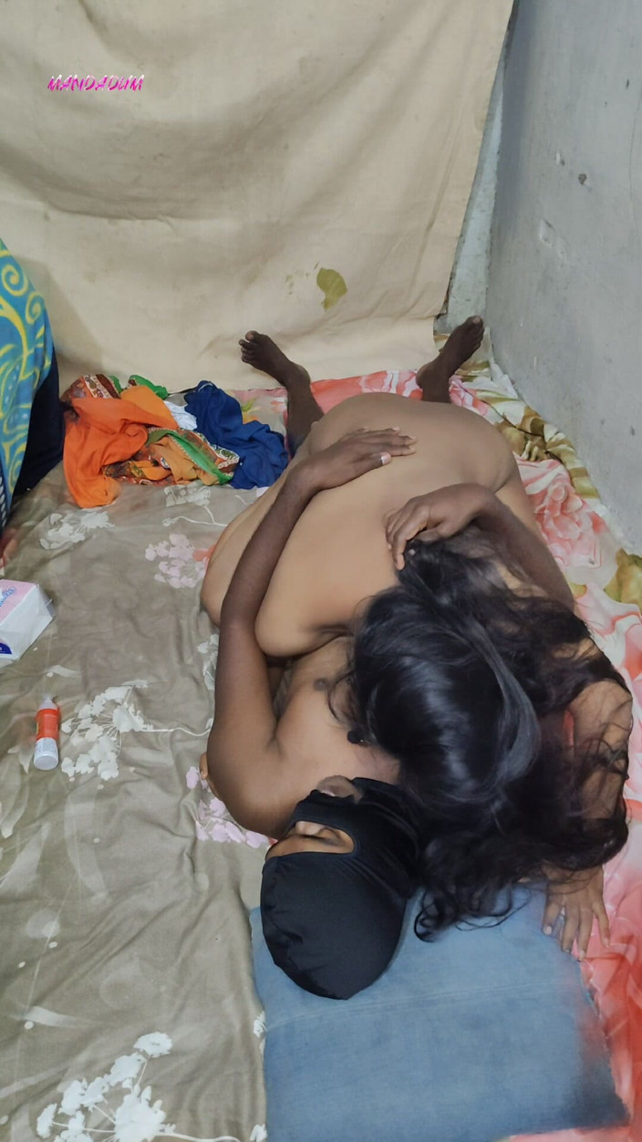 Mandadum: Harika Babey La Telugu a Demandé À Baiser Un Garçon Local,...