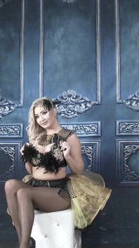 Cayla Lyons - 394 - Photoshoot Backstage