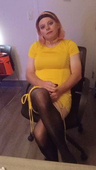 Gurl in Yellow