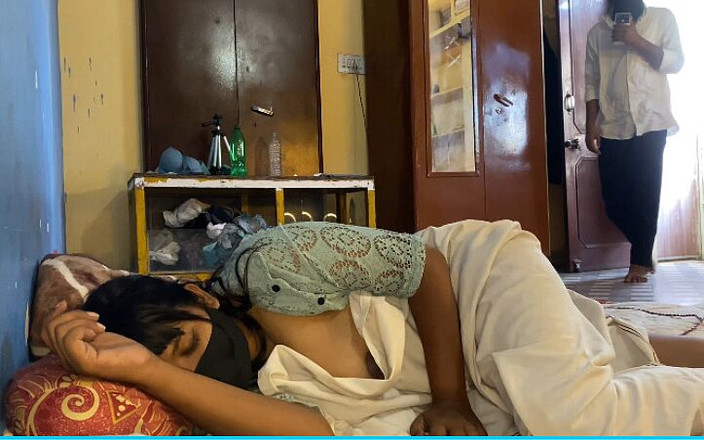 Pinkididi: Komal出去找工作，雇主利用了他的弱点