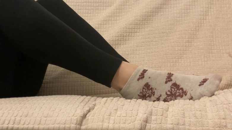 Niki studio: Chupar minhas meias enquanto eu te ignorei