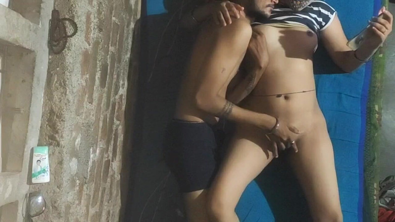 Onlyitg: Moje nevlastní sestra chce orgasmus velmi sotva si plně užila...