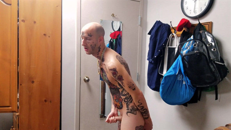 Straight ish Jake Grand: Rosto tatuado dildo fodendo
