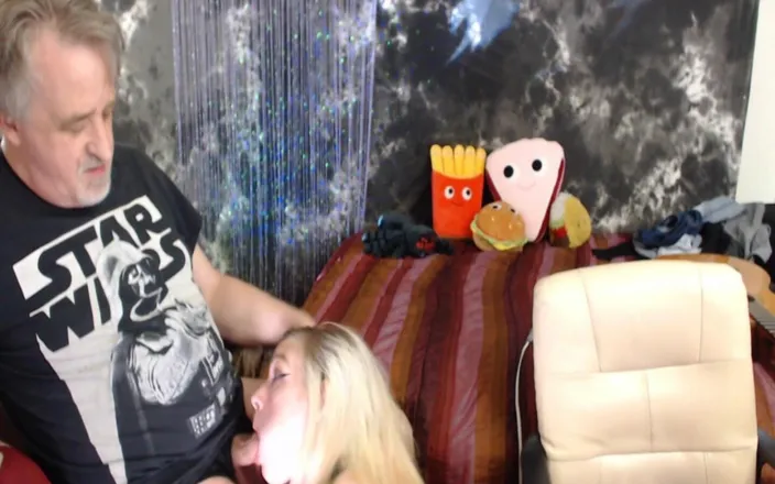 GamerGirlRoxy: Roxy Gives Lee a Deepthroat Blowjob Then He Cums on...
