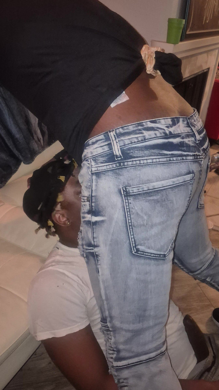 Wondahead21: Yüze oturma tükürük yutuyor yüz sikişi çılgınlığı alfa bu sürtüğün ağzına...