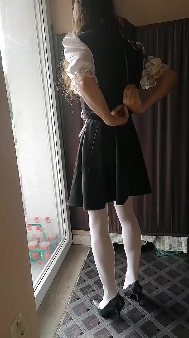 Slut Bella: Czyszczenie okna