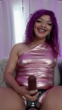 Sorpresa strap-on 2D: sei la mia nuova troia