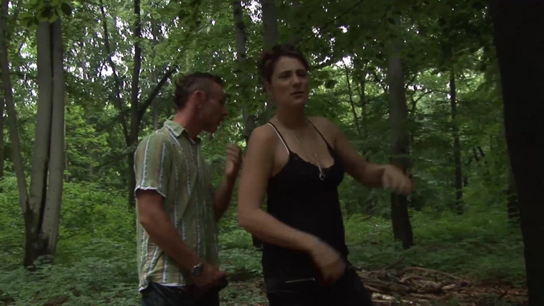 Backdoor Films: Geiles mädchen wird im freien von ihrem liebhaber gefickt