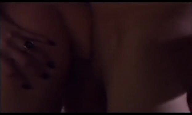 Hot Foursomes: Tre cazzi due ragazze in una scopata hardcore sul pavimento