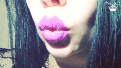 Goddess Misha Goldy: Lips and kisses