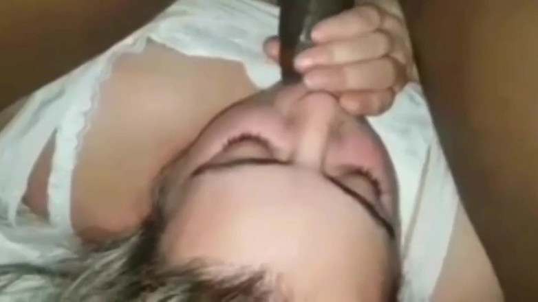Real homemade BBW BBC porn: 大美妞吮吸大黑屌 nata4sex 硬鸡巴 facefuck