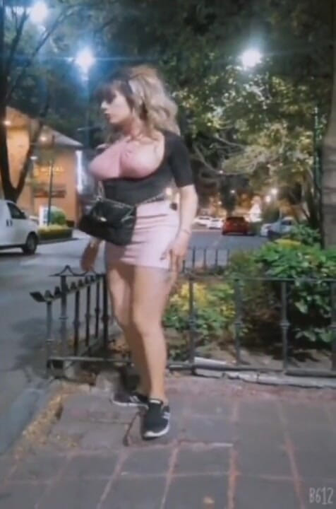 Barbietransxxxx: Tranny làm tình qua đường lỗ hậu ngoài trời mạnh bạo