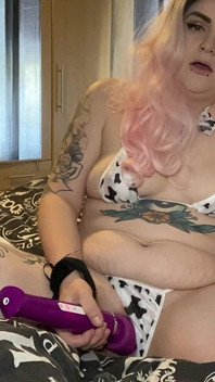 Eevee se joacă ca Anime Cow Waifu