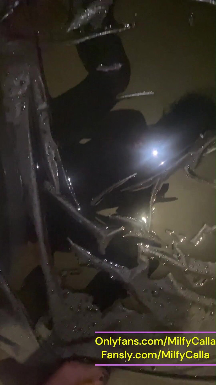 MilfyCalla: Phòng tắm đi tiểu tôn sùng âm hộ ướt át &amp; cực khoái mãnh liệt