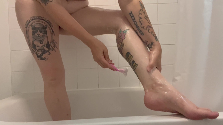 EeveeXo: शॉवर में मेरे बालों वाली टांगों की शेविंग