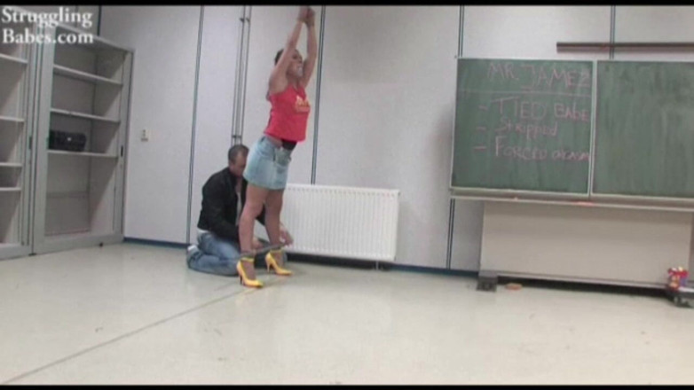 Submissed: Ragazza olandese vs la checklist di mr. jamezz