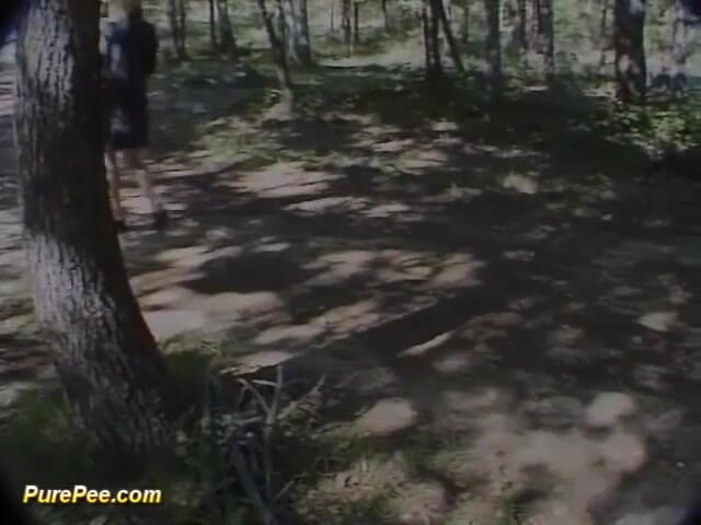 Pure Pee: Piss Pants in Park