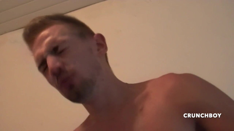 EXHIB BOYS: Zábavné video s Bricciem ošukané jeho hetero kamarádem