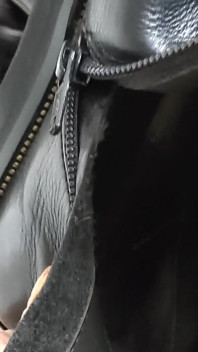 엄격한 냄새 훈련: 나일론 발과 부츠 냄새를 맡아보세요! POV, 레이디 빅토리아 발렌테