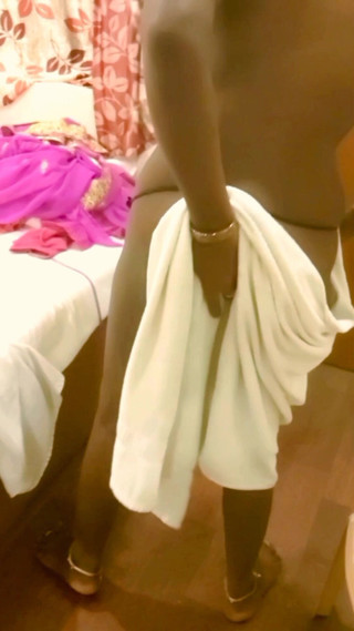 RenuRaj: Дези тамильская милфа Рену дрочит для босса Разлив спермы на пупк, обнаженная ванна: куколд наблюдает! Индийский хотвайфекс