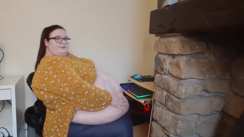 SSBBWLadyBrads: Ser la chica más gorda en el trabajo es una...