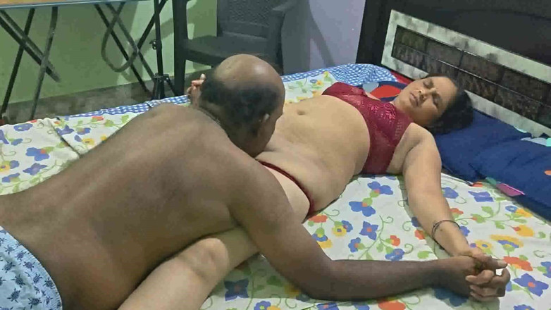 Sexy sindu: Köylü teyze ilk kez sıkı amcık sikişi