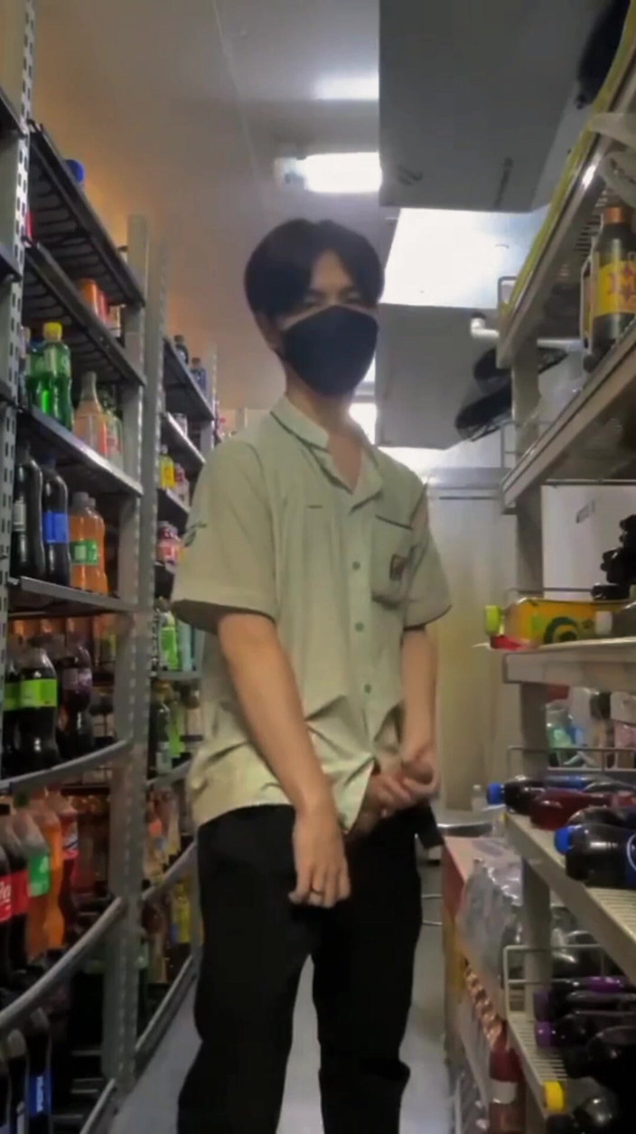 Louswee: Shopping rilassato, pensieri birichini