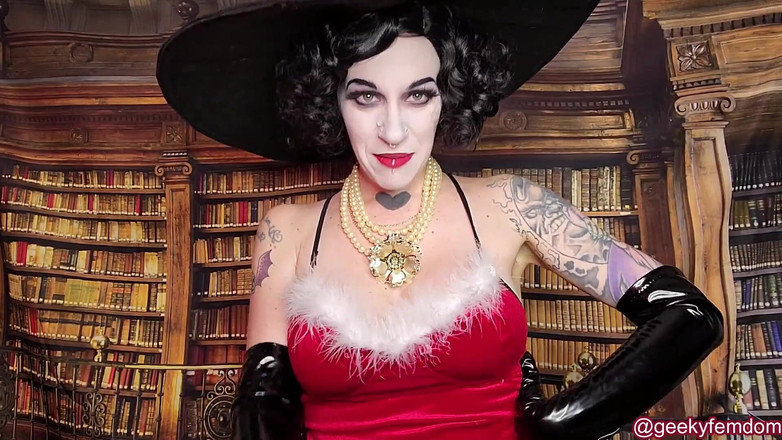 Geeky Femdom: Lady Dimitrescu हॉलिडे गिफ्ट