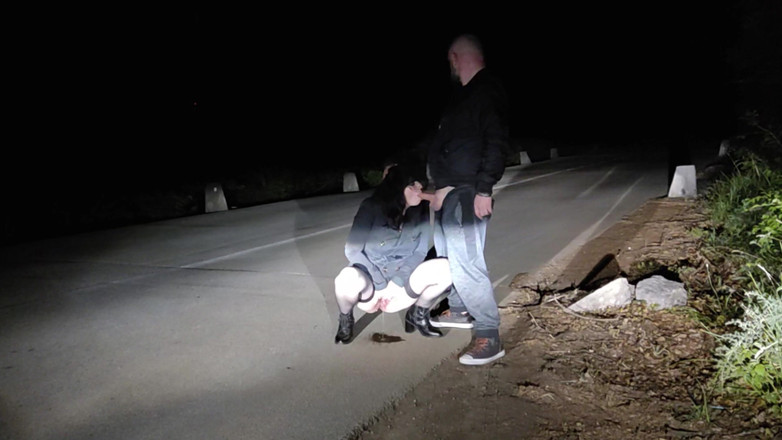 Toilet Mommy: Cette Vieille Salope Adore Se Faire Prendre Sur La Route