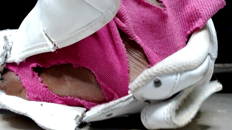 Maeling: Orgasmo Nike sneakers destruição pés crescimento - pés hulk, fetiche de...