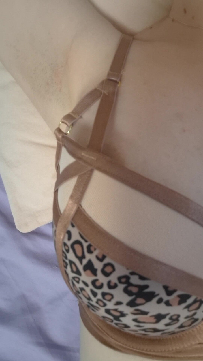 ElzaKom: 흑인 대물 자지에게 따먹히는 거유 밀프