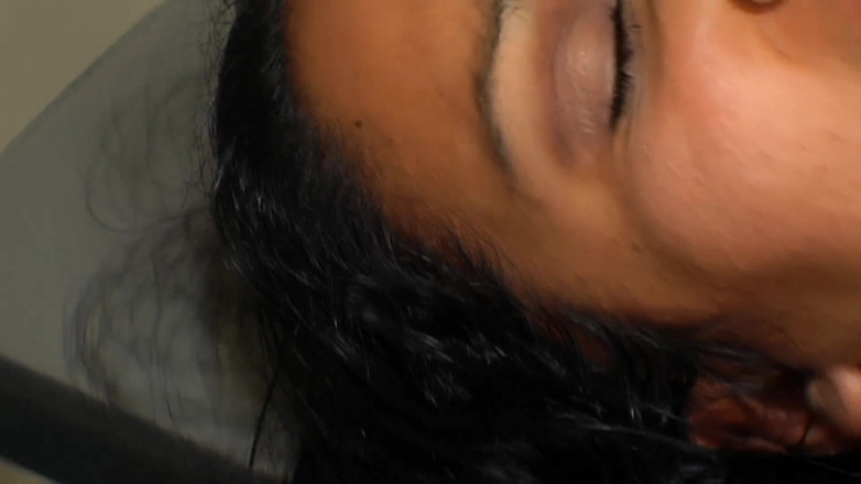 Retrox: Spragniona dama pragnie spermy