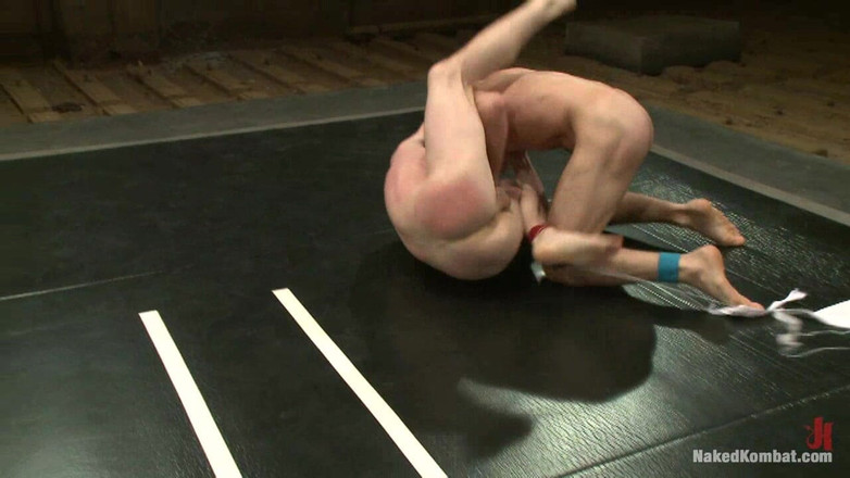 Naked Kombat: Cj проти dj масляного матчу