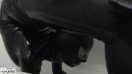 Fem Latex: Душ у комбінезоні з повним тілом