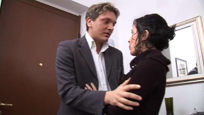 Milf in Love: Hot brunette Italian slut