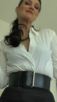 Luas & Tali Pinggang Ketat Bahagian 85 - Lady Victoria Valente
