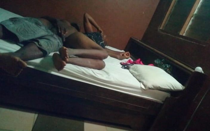 Viporn sex bais: Trò chơi tình dục giữa một cặp đôi châu Phi