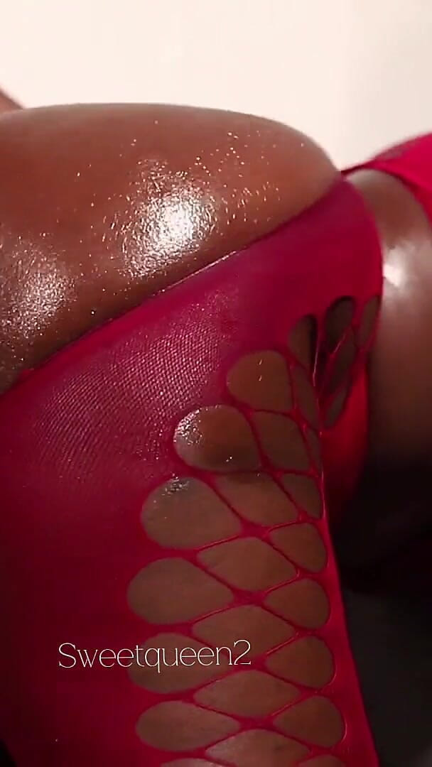 Her First Time Taking Dick This Big and She Couldn’t Control Her Squirt (Sweet queen)