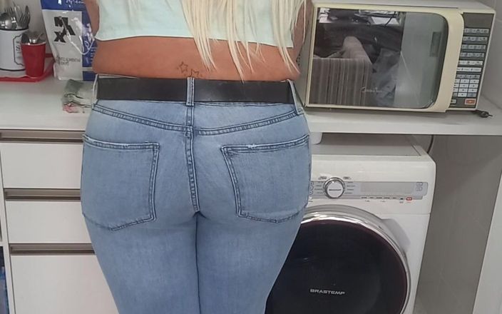 Sexy ass CDzinhafx: Моя сексуальна дупа в джинсах з танлінами