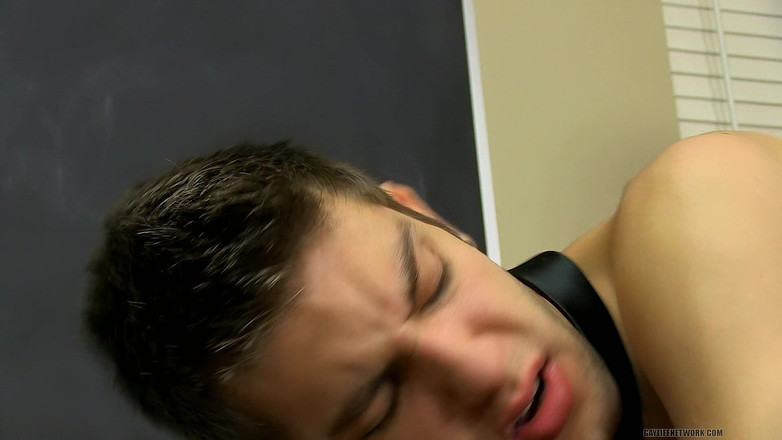 Teach Twinks: 학생들은 바보가 될 수 있습니다 ... 하지만 섹스는 뜨겁다!