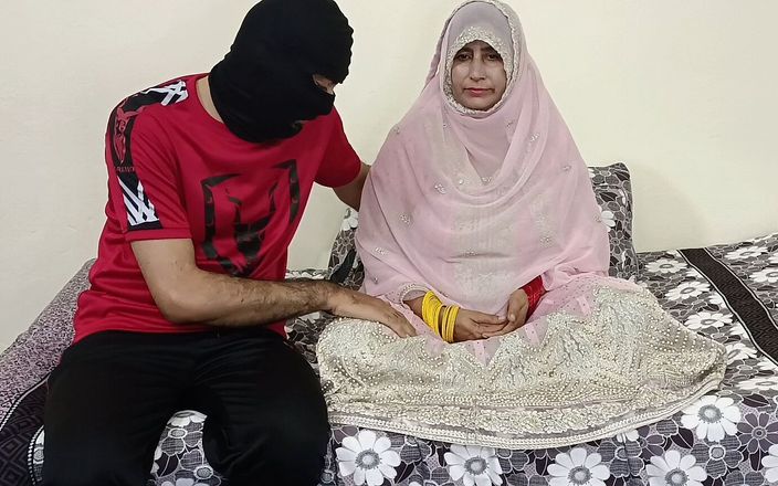Raju Indian porn: Sexy Pakistaanse bruid pikzuigend en hard ruw geneukt op haar...