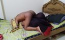 Aria Mia: Saudisk hembiträde knullad av ägaren med händer &amp;amp;fötter bundna tätt till sängen (knulla...