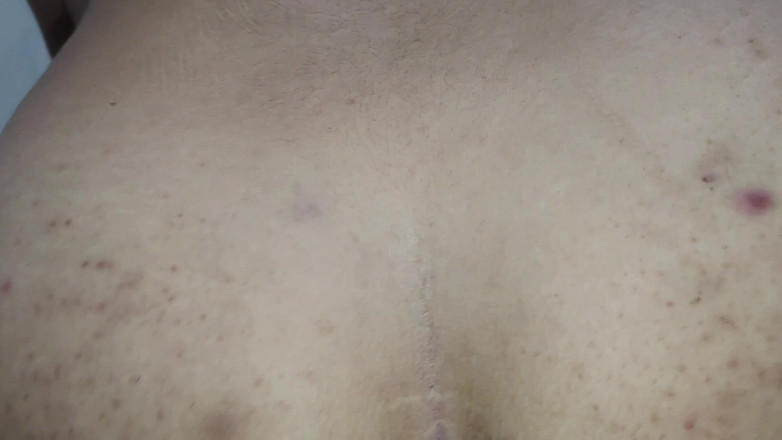 Angy Bisexperiences: Il mio cornuto si fa scopare il suo grasso culo...