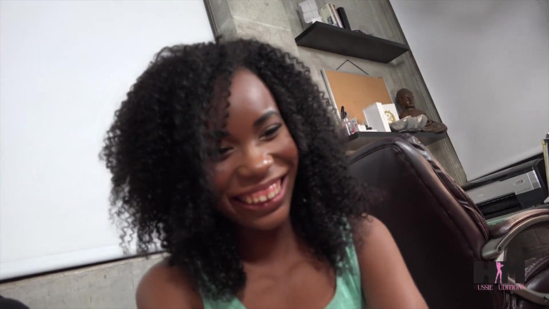 Hussie Auditions: Ebano completamente nuovo, Ivory Logan fa sesso per la prima...