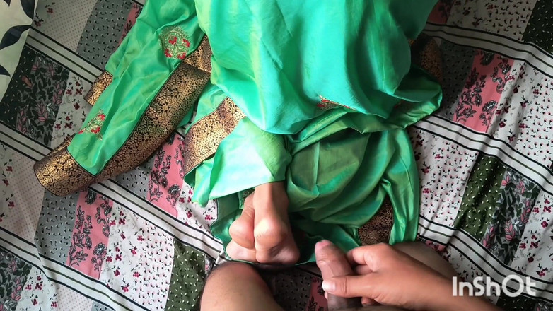 Desishycouple: Shivani fast i sängen Full video.