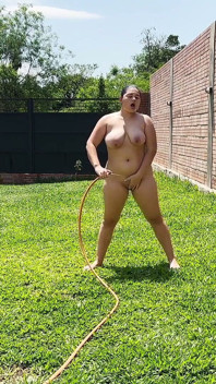 Eu Tomo Banho No Jardim Do Meu Padrasto