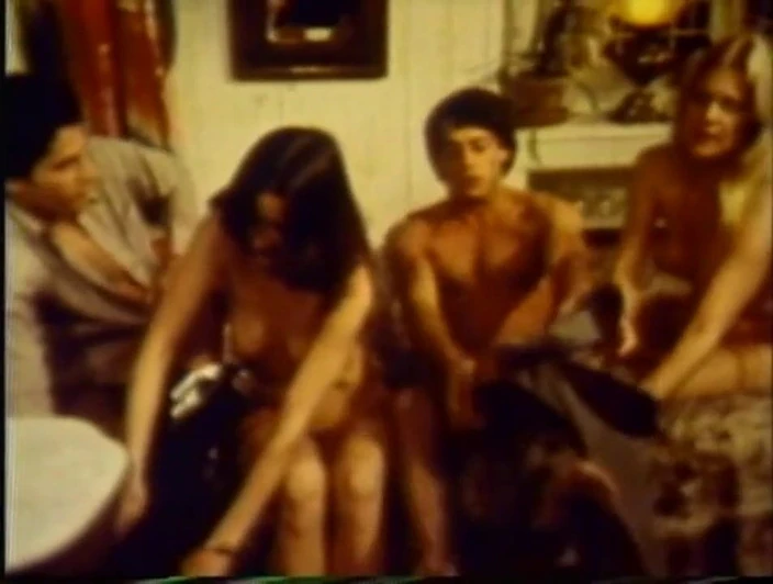 Vintage megastore: Классический секс вчетвером с блондинкой с большими сиськами из 70-х