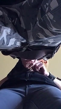 Kouření a kamera v ústech v kuchyni Whit Little Blonde