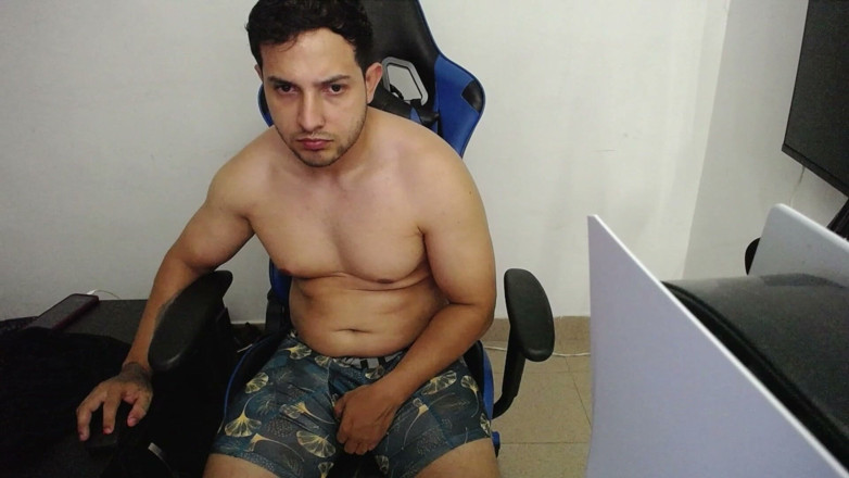 juegos_calentes: I Was Alone at Home