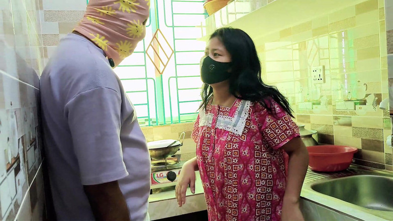 HottyKisku02: Une bhabhi desi se fait baiser dans la cuisine